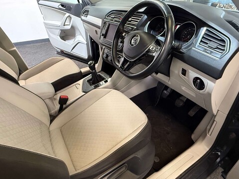 Volkswagen Tiguan 1.4 Tiguan SE Nav TSi BlueMotion Technology 5dr 16