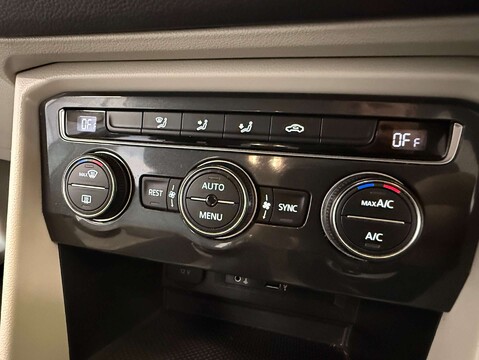 Volkswagen Tiguan 1.4 Tiguan SE Nav TSi BlueMotion Technology 5dr 28