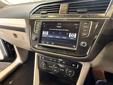 Volkswagen Tiguan 1.4 Tiguan SE Nav TSi BlueMotion Technology 5dr 29