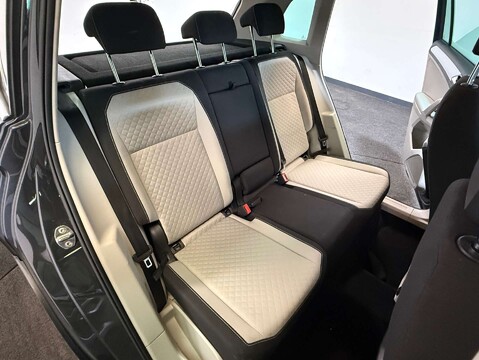 Volkswagen Tiguan 1.4 Tiguan SE Nav TSi BlueMotion Technology 5dr 36