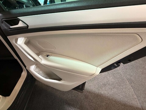 Volkswagen Tiguan 1.4 Tiguan SE Nav TSi BlueMotion Technology 5dr 41