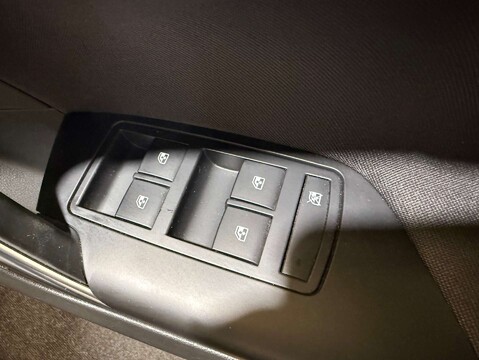 Vauxhall Insignia 2.0 Insignia SRI Nav CDTI Auto 5dr 12