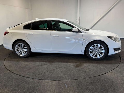 Vauxhall Insignia 2.0 Insignia SRI Nav CDTI Auto 5dr 7