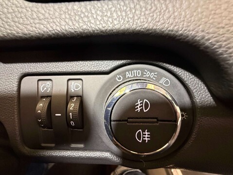 Vauxhall Insignia 2.0 Insignia SRI Nav CDTI Auto 5dr 19