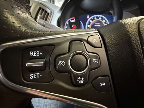 Vauxhall Insignia 2.0 Insignia SRI Nav CDTI Auto 5dr 23