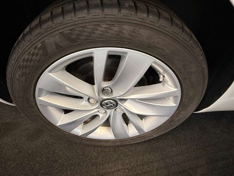 Vauxhall Insignia 2.0 Insignia SRI Nav CDTI Auto 5dr 37