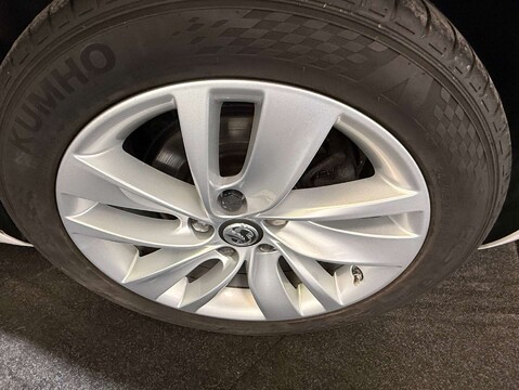 Vauxhall Insignia 2.0 Insignia SRI Nav CDTI Auto 5dr 40