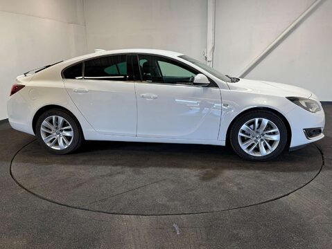 Vauxhall Insignia 2.0 Insignia SRI Nav CDTI Auto 5dr 7