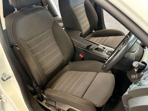 Vauxhall Insignia 2.0 Insignia SRI Nav CDTI Auto 5dr 14