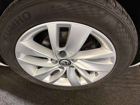 Vauxhall Insignia 2.0 Insignia SRI Nav CDTI Auto 5dr 40