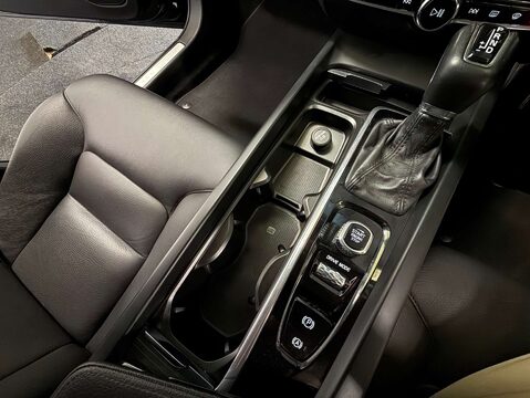 Volvo V60 2.0 V60 Momentum+ D4 Auto 5dr 25