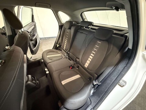 BMW 2 Series 2.0 218D Sport Auto 5dr 39