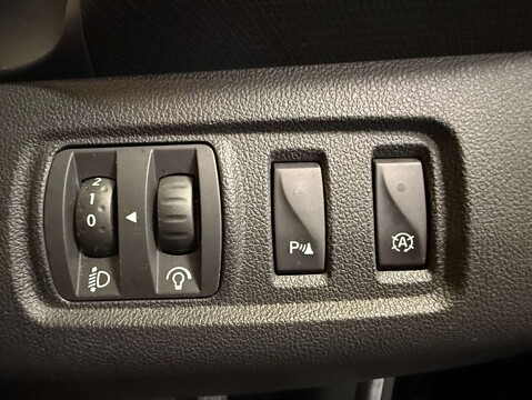 Renault Clio 1.5 Clio Dynamique S Nav dCi Auto 5dr 19