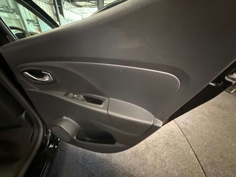 Renault Clio 1.5 Clio Dynamique S Nav dCi Auto 5dr 33