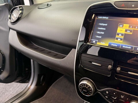 Renault Clio 1.5 Clio Dynamique S Nav dCi Auto 5dr 27