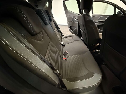 Renault Clio 1.5 Clio Dynamique S Nav dCi Auto 5dr 37