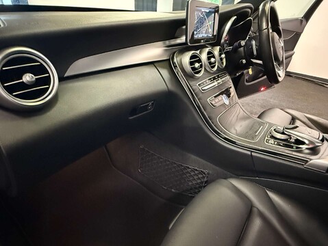 Mercedes-Benz C Class 2.1 C 250 AMG Line D 4Matic Auto 4WD 4dr 53