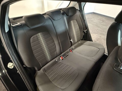 Hyundai i10 1.0 i10 SE Connect MPI 5dr 31