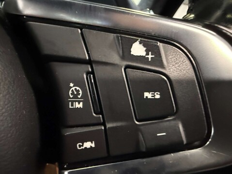 Jaguar XF 2.0 XF R-Sport Auto 4dr 26
