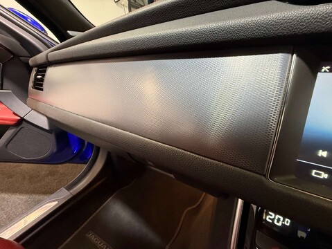 Jaguar XF 2.0 XF R-Sport Auto 4dr 37