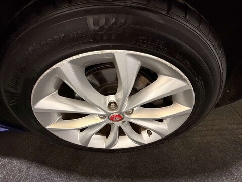 Jaguar XF 2.0 XF R-Sport Auto 4dr 51