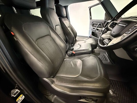 Land Rover Defender 3.0 Defender X-Dynamic HSE D MHEV Auto 4WD 3dr 18