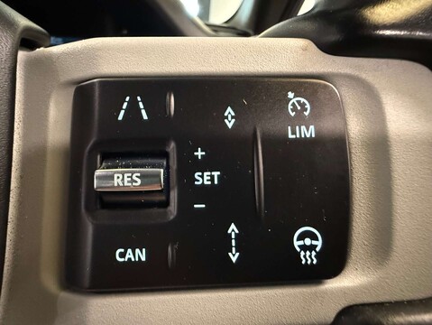 Land Rover Defender 3.0 Defender X-Dynamic HSE D MHEV Auto 4WD 3dr 20