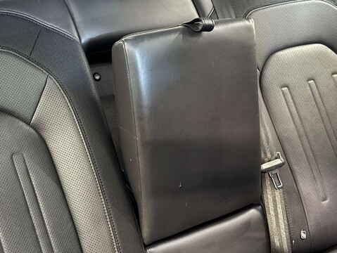 Land Rover Defender 3.0 Defender X-Dynamic HSE D MHEV Auto 4WD 3dr 45