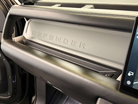 Land Rover Defender 3.0 Defender X-Dynamic HSE D MHEV Auto 4WD 3dr 65
