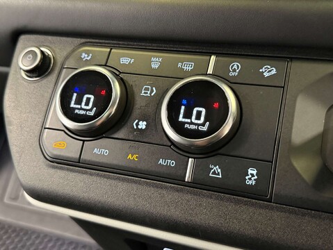 Land Rover Defender 3.0 Defender X-Dynamic HSE D MHEV Auto 4WD 3dr 66