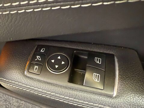 Mercedes-Benz SL Series 3.5 SL350 Auto 2dr 20