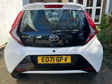 Toyota Aygo 1.0 Aygo X-Play TSS VVT-i CVT 5dr 4