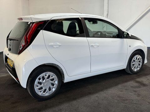 Toyota Aygo 1.0 Aygo X-Play TSS VVT-i CVT 5dr 5
