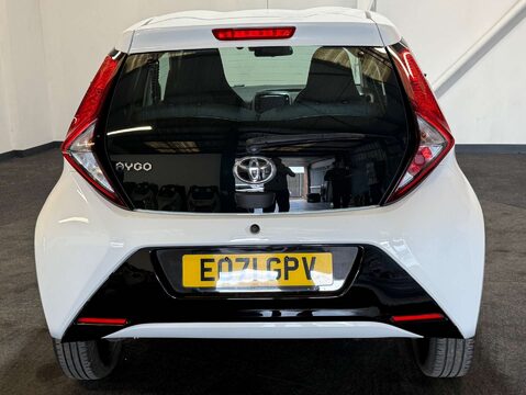 Toyota Aygo 1.0 Aygo X-Play TSS VVT-i CVT 5dr 6