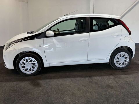Toyota Aygo 1.0 Aygo X-Play TSS VVT-i CVT 5dr 2