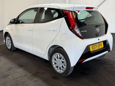Toyota Aygo 1.0 Aygo X-Play TSS VVT-i CVT 5dr 3