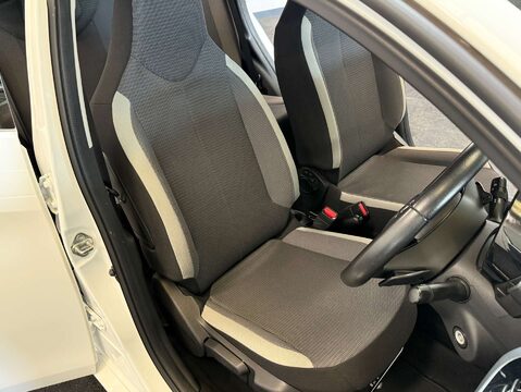 Toyota Aygo 1.0 Aygo X-Play TSS VVT-i CVT 5dr 12