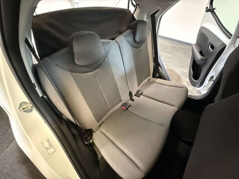 Toyota Aygo 1.0 Aygo X-Play TSS VVT-i CVT 5dr 31