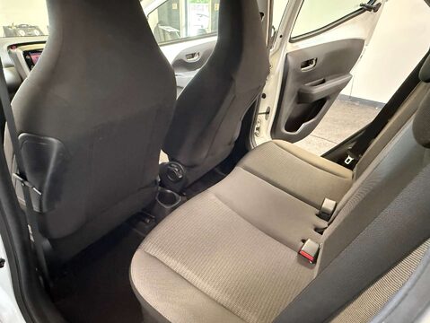 Toyota Aygo 1.0 Aygo X-Play TSS VVT-i CVT 5dr 35