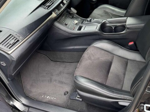 Lexus CT 1.8 CT 200H Sport CVT 5dr 5
