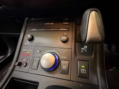Lexus CT 1.8 CT 200H Sport CVT 5dr 26