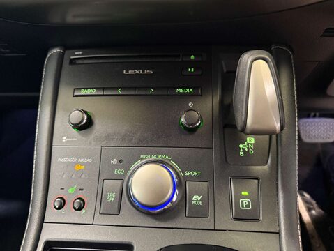 Lexus CT 1.8 CT 200H Sport CVT 5dr 23