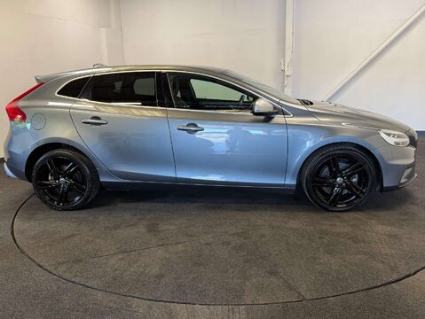 Volvo V40 2.0 V40 R-Design Pro T5 Auto 5dr 8