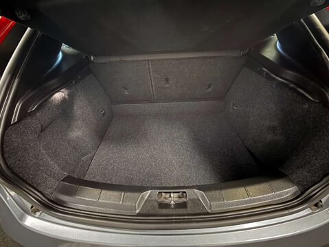 Volvo V40 2.0 V40 R-Design Pro T5 Auto 5dr 42