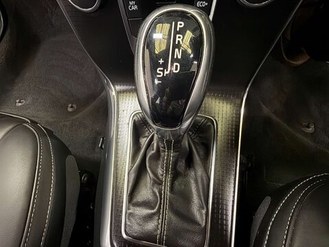 Volvo V40 2.0 V40 R-Design Pro T5 Auto 5dr 25