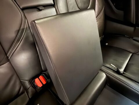 Volvo V40 2.0 V40 R-Design Pro T5 Auto 5dr 38