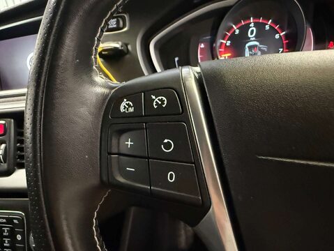 Volvo V40 2.0 V40 R-Design Pro T5 Auto 5dr 16