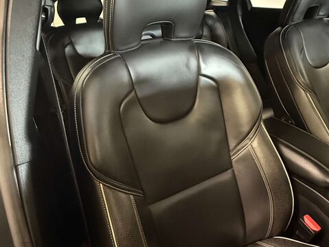 Volvo V40 2.0 V40 R-Design Pro T5 Auto 5dr 13