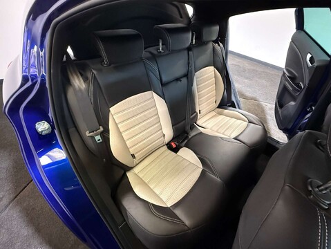 Alfa Romeo Giulietta 1.4 Giulietta Collezione MultiAir TB 5dr 31