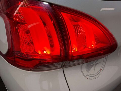 Peugeot 2008 1.2 2008 Crossway PureTech 5dr 23